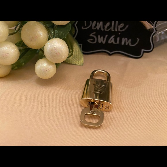 Authentic Louis Vuitton LV Lock & Key #308 - Picture 3 of 3